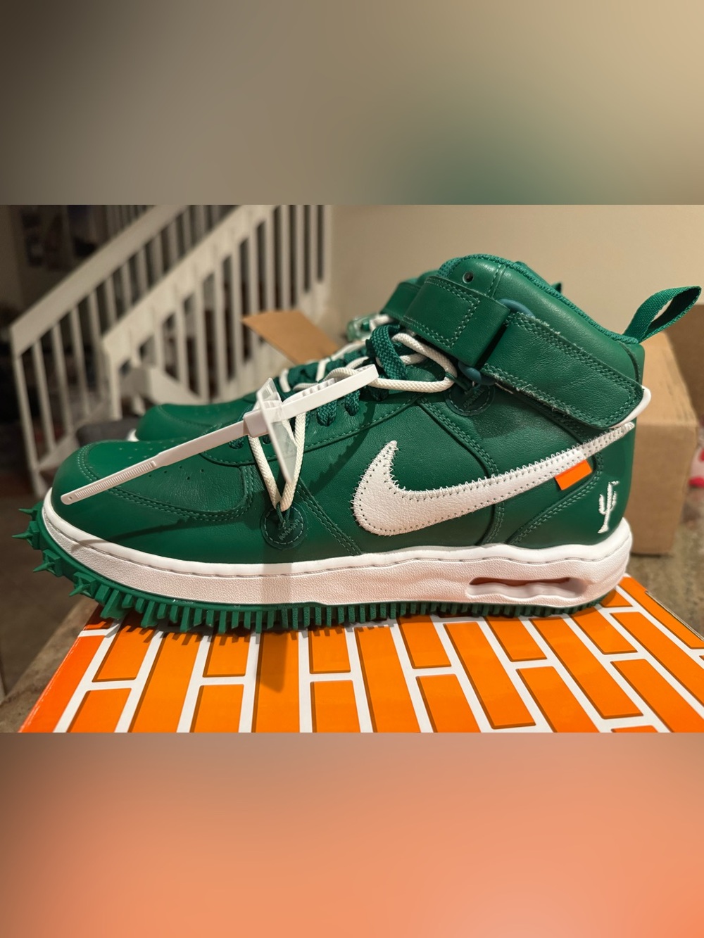 Nike Air Force 1 Mid OFF WHITE Pine Green, Size 10.5. Brand New